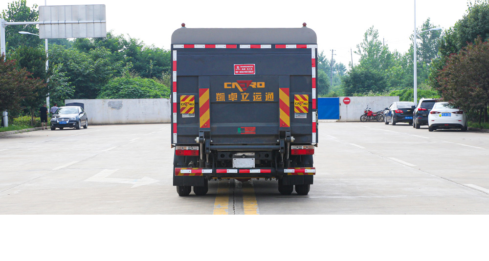 东风凯普特纯电密封式桶装垃圾车