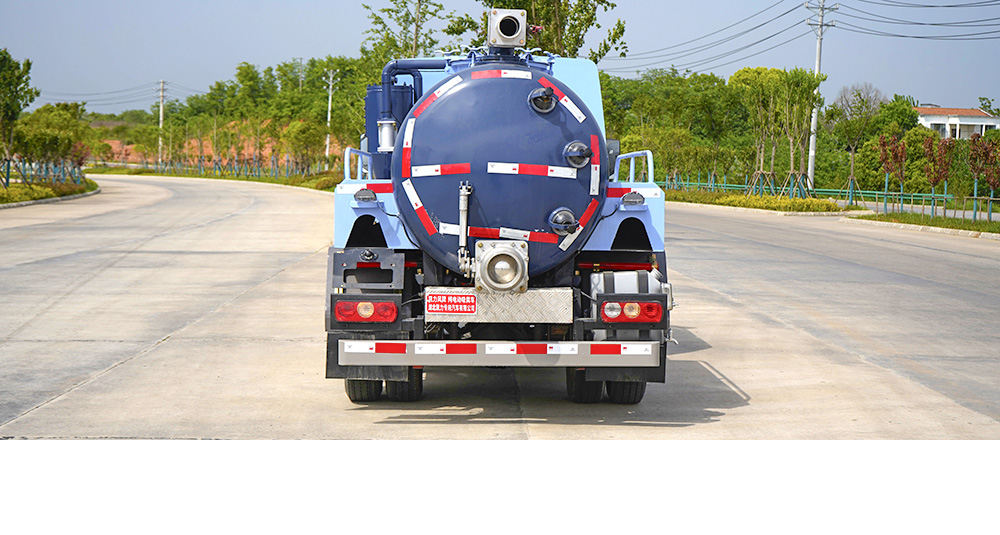 上汽跃进纯电吸粪车