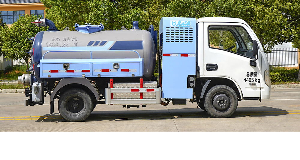 上汽跃进纯电吸粪车