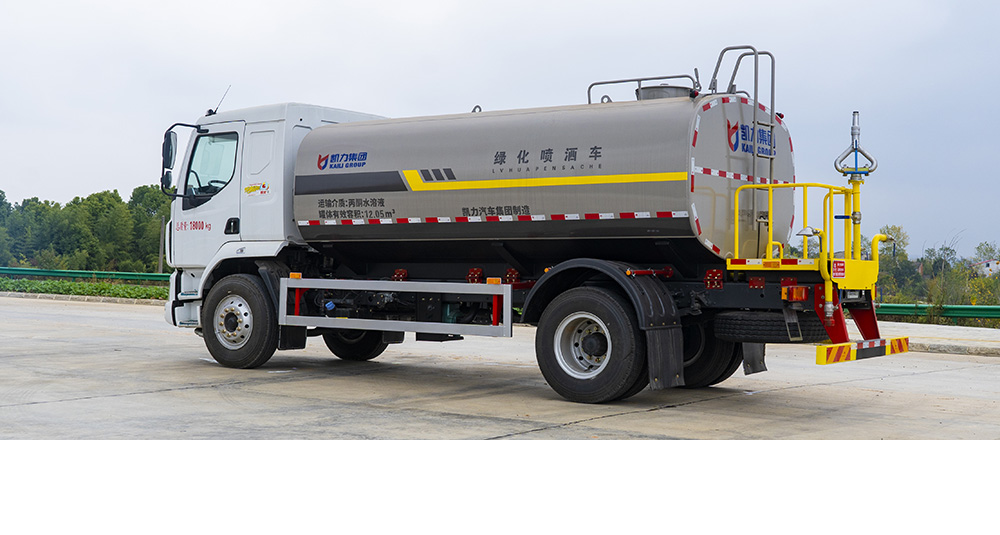 柳汽M3洒水车