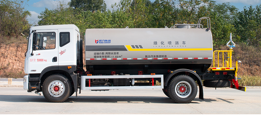 东风D9洒水车