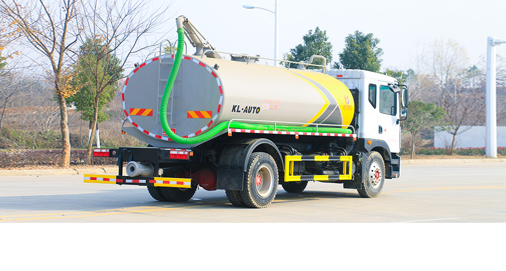 东风D9吸粪车