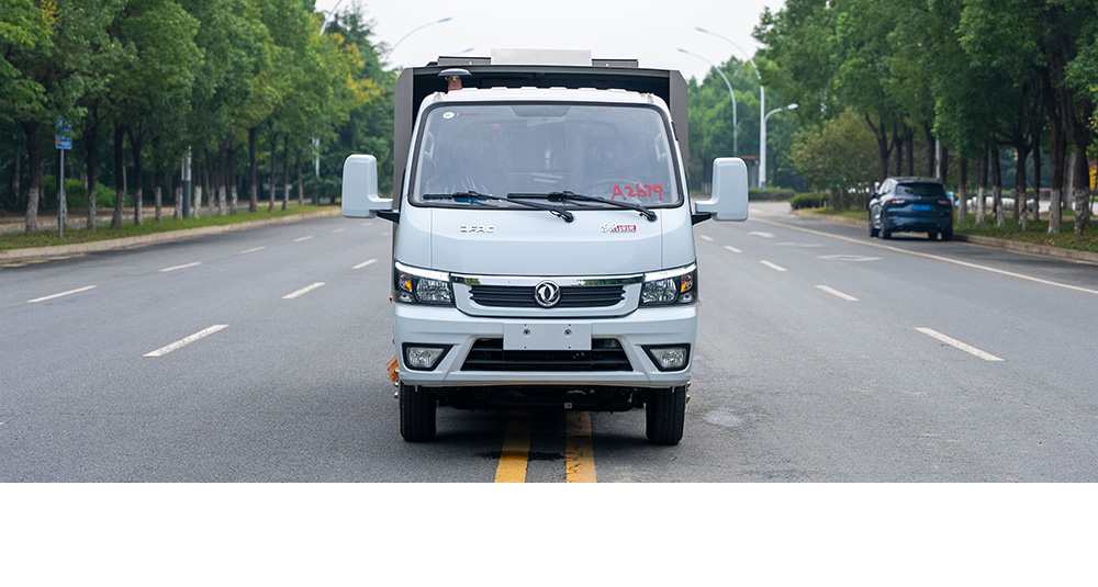 途逸后置吸尘车