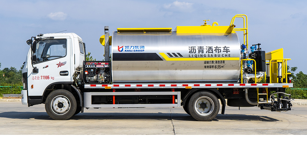 东风D7沥青洒布车